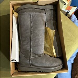 Size 1 Kids UGG classic tall grey boots BRAND NEW